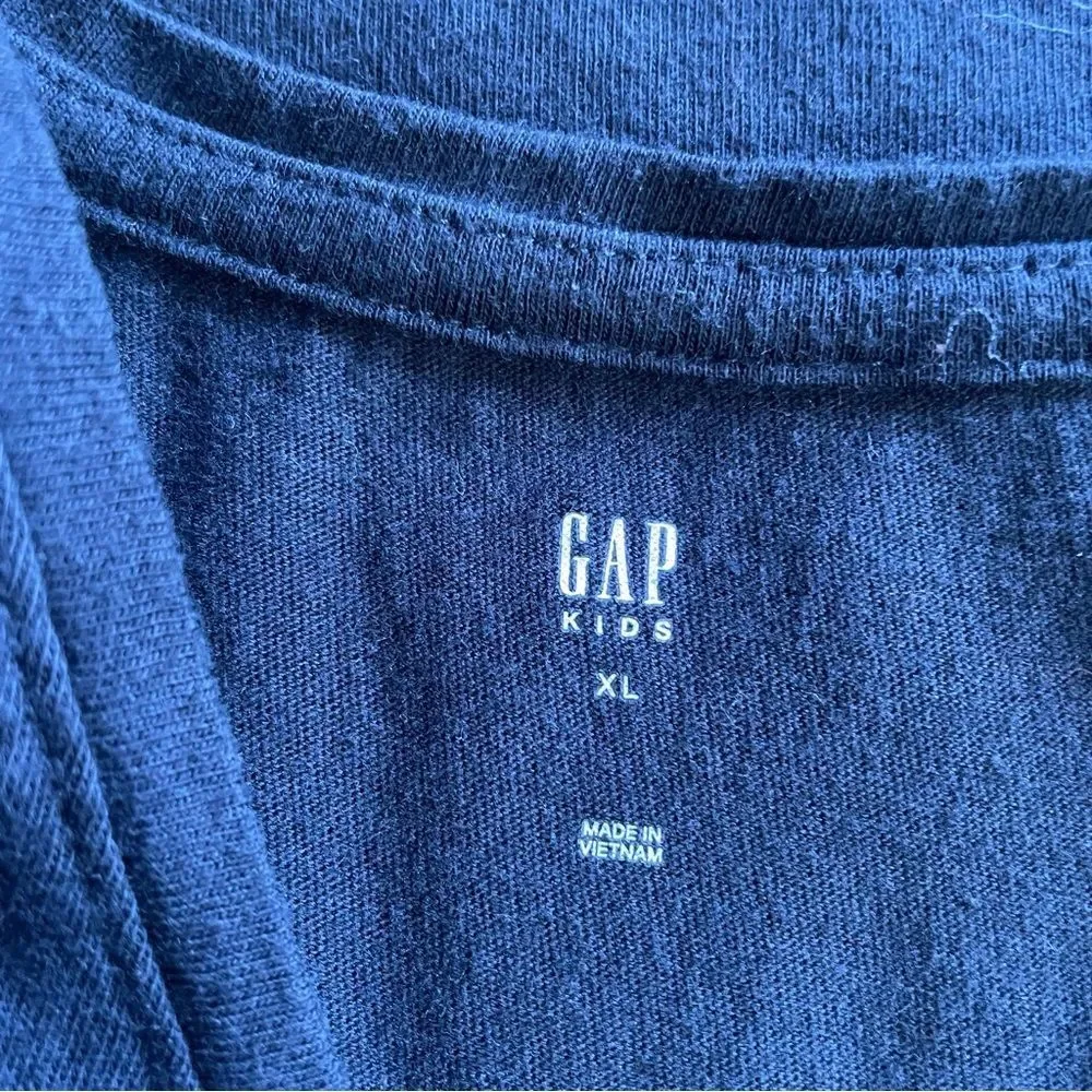 GAP Black Science Solutions‎ Tee